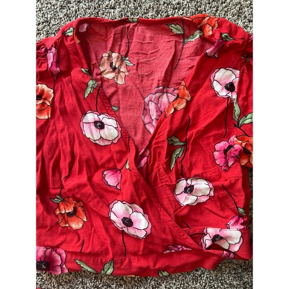 Women's Red Floral Wrap Crop Top size small - Picture 4 of 12